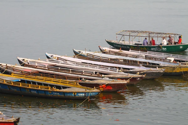 La ville sainte de Varanasi et le Gange . — Photo