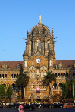 Victoria Terminus tren istasyonu de Mumbai (Hindistan)