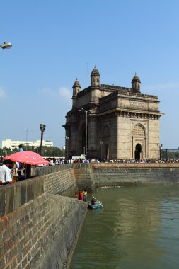 sıcak bir öğleden sonra ışık, mumbai Hindistan için ağ geçidi.