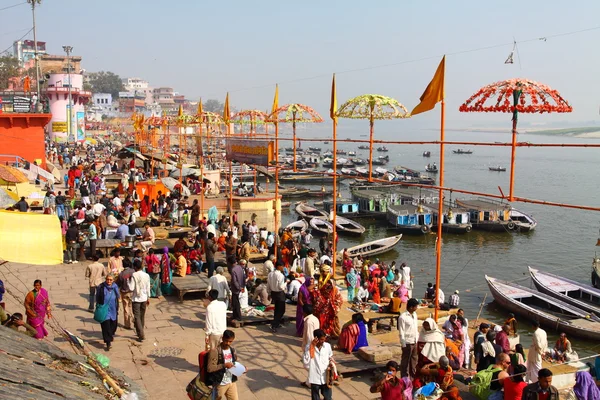 Svaté město varanasi a posvátné řeky Ganga — Stock fotografie