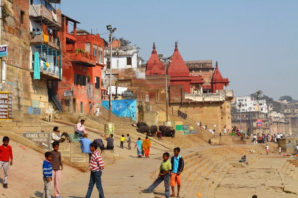 Die heilige Stadt Varanasi und die heiligen Flussgange — Stockfoto