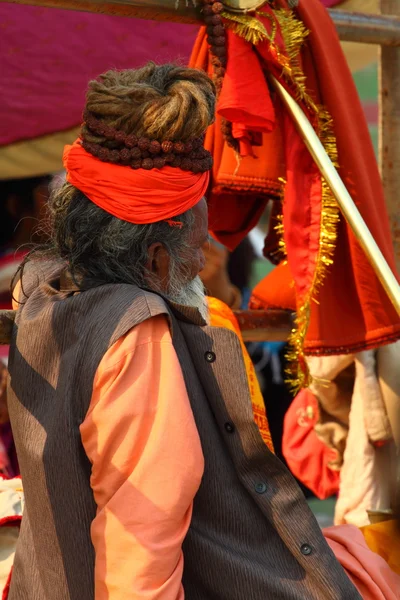 Femmes indiennes en vêtements nationaux à Varanasi, Uttar Pradesh, Inde . — Photo