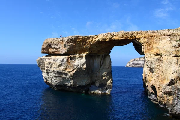 Azure Window, slavný kamenný oblouk na ostrově Gozo, Malta — Stock fotografie