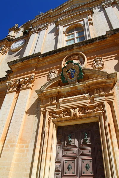 Homlokzat, a Szent Pál-székesegyház, mdina, Málta — Stock Fotó