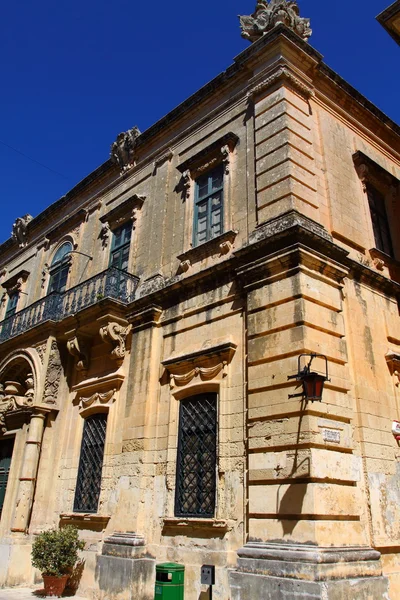 Hagyományos máltai építészet Vallettában, Máltán — Stock Fotó