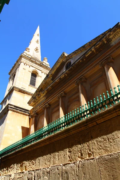 Posvátná architektura ve Vallettě, malta — Stock fotografie