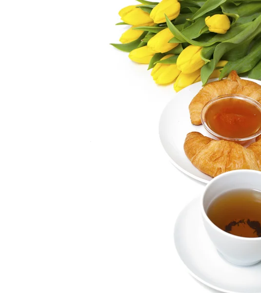 Continental breakfast and flowers — Stock Photo, Image