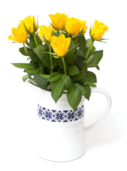 花瓶里的黄色玫瑰 — 图库照片