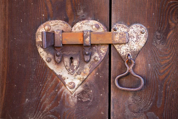 Kalp şeklinde kapı kilidi — Stok fotoğraf