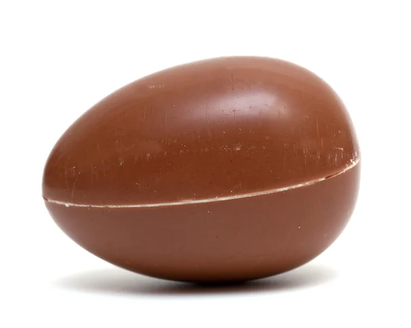 Isoliertes einzelnes Schokoladenei — Stockfoto