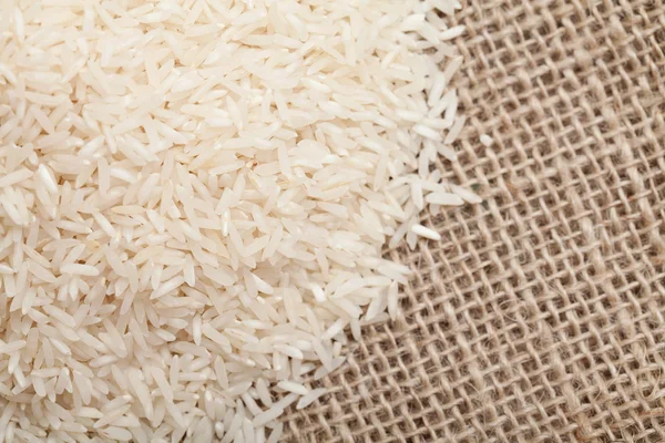Рис на мешковине — стоковое фото