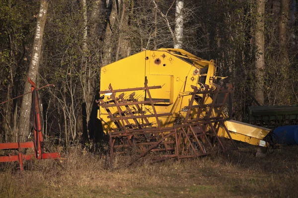 Старые сельскохозяйственные машины — стоковое фото