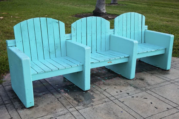 アールデコ スタイルの公園のベンチ — ストック写真
