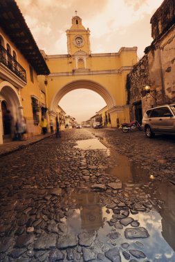 santa catalina arch yansıyan