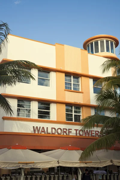 A Hotel Waldorf tornyok — Stock Fotó