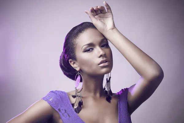 Retrato de moda da bela mulher africana — Fotografia de Stock