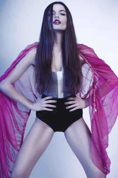 Sexig ung modell poserar i underkläder Stockbild