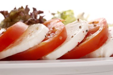 Caprese salatası