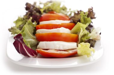 Caprese salatası