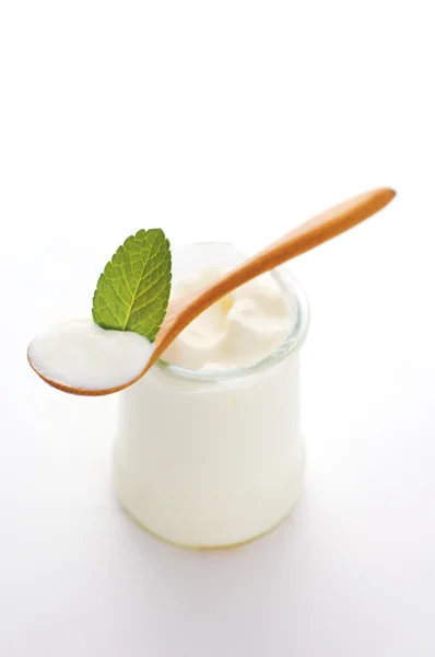 Schale mit Joghurt — Stockfoto