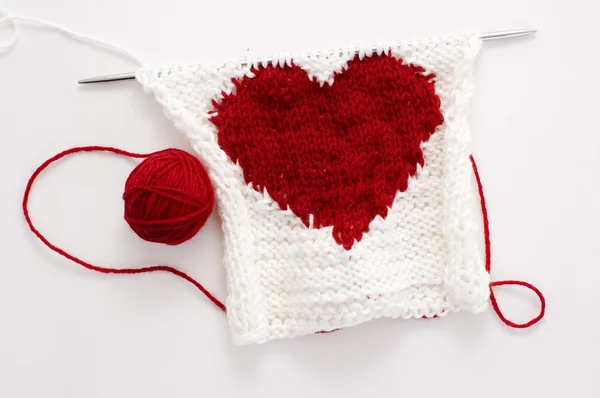 Knitting heart — Stock Photo, Image