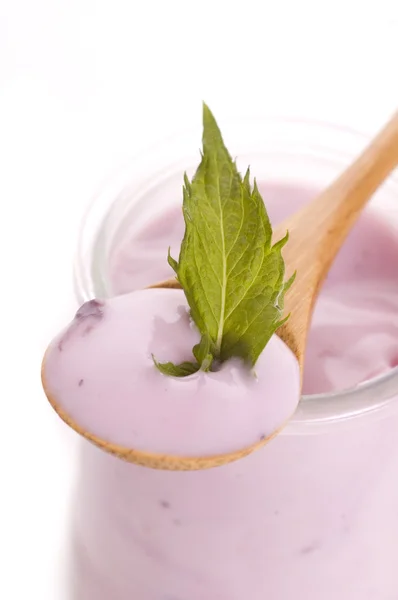 Böğürtlenli yoğurt — Stok fotoğraf
