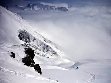 Bulutların içine sürme