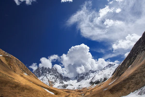 Cordillera Chaukhi (Georgia ) — Foto de Stock