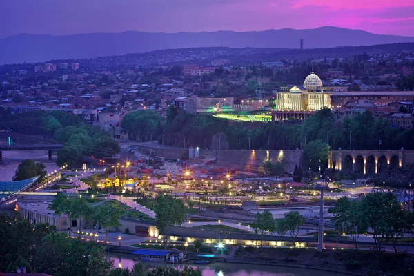 Sonnenaufgang in Tiflis. — Stockfoto