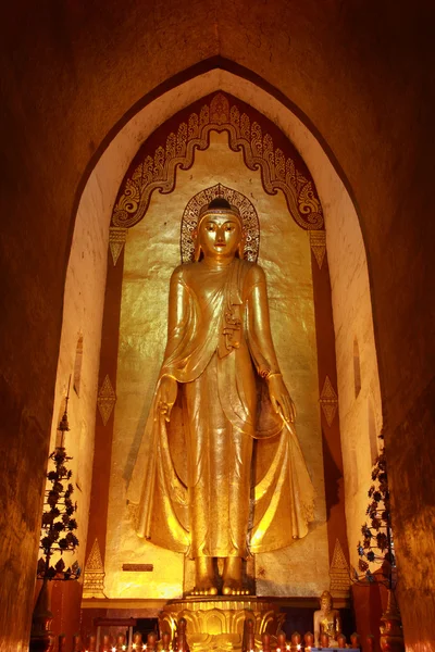 Konagamana buddha bild, ananda tempel — Stockfoto