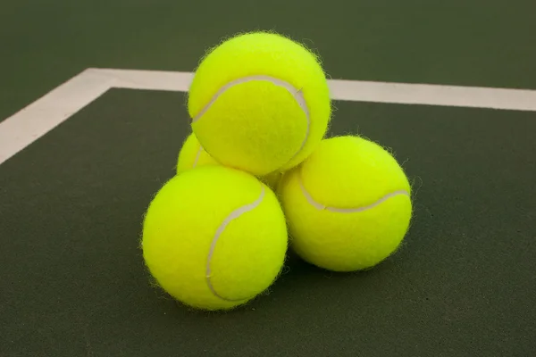 Žlutá tenisové míčky - — Stock fotografie