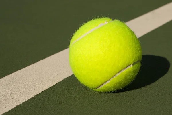 Желтые теннисные корты - 3 — стоковое фото