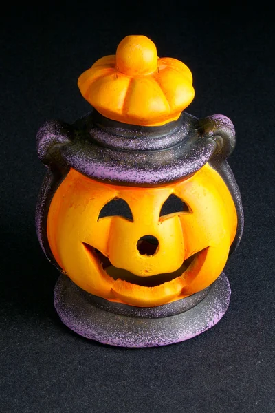 Lanterna de Halloween em fundo preto — Fotografia de Stock
