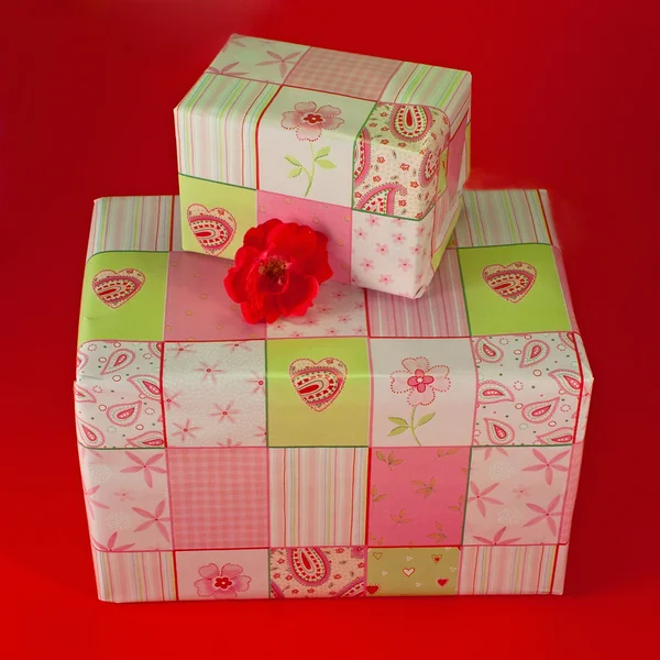 Presents wrapped in pink gift paper - 7 — Stock Photo, Image