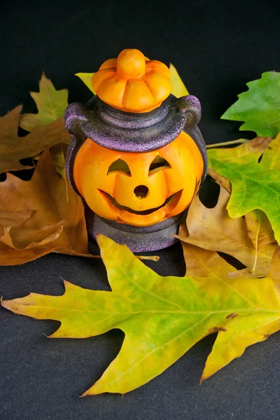 Halloween Lantern and Leafs on Black Background — Stock Photo, Image