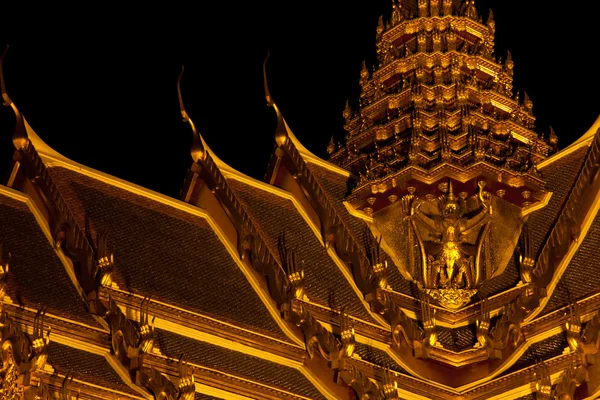 Wat Phra Kaeo à noite . — Fotografia de Stock
