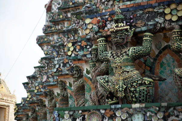 Pagoda'nın dev heykeli — Stok fotoğraf