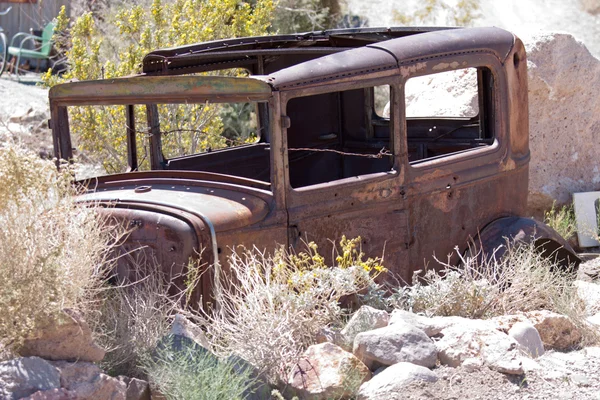 Old junk car in the nevada desert in Nelson, Eldorado Canyon — Stock Photo, Image