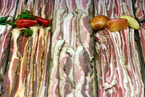 Bacon, sidfläsk kött — Stockfoto