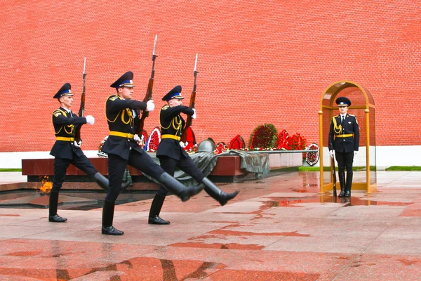 仪式上的改变在莫斯科克里姆林宫卫兵 — 图库照片