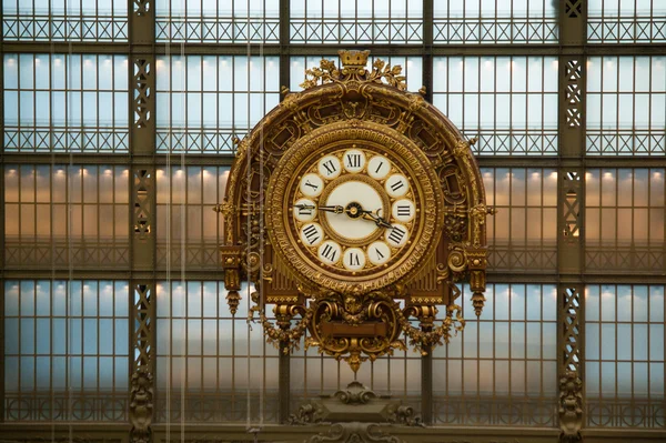 Большие часы Museum d 'Orse — стоковое фото