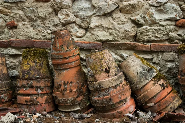 Vecchie pentole di argilla — Foto Stock