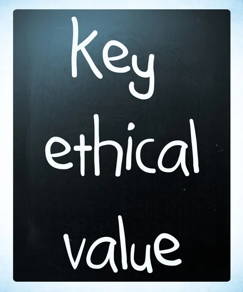 "valor ético chave "manuscrito com giz branco em um quadro-negro — Fotografia de Stock