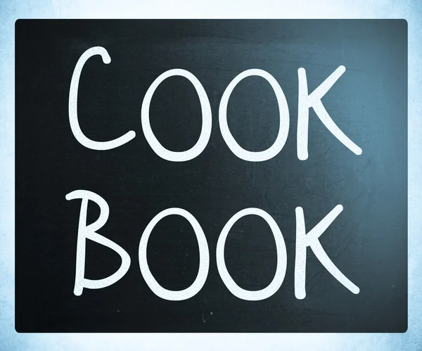 "Βιβλίο μαγειρικής «χειρόγραφη με λευκή κιμωλία σε έναν πίνακα — Φωτογραφία Αρχείου