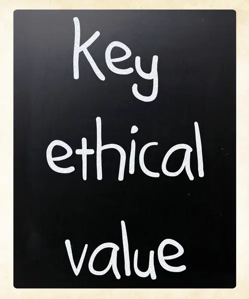 黒板に白いチョークで手書き キーの倫理的な価値 — ストック写真