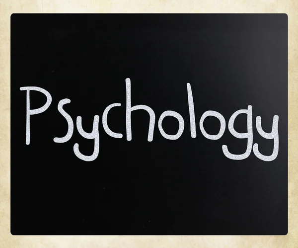 Słowo "Psychologia" pisane odręcznie z kredowych na blackboa — Zdjęcie stockowe