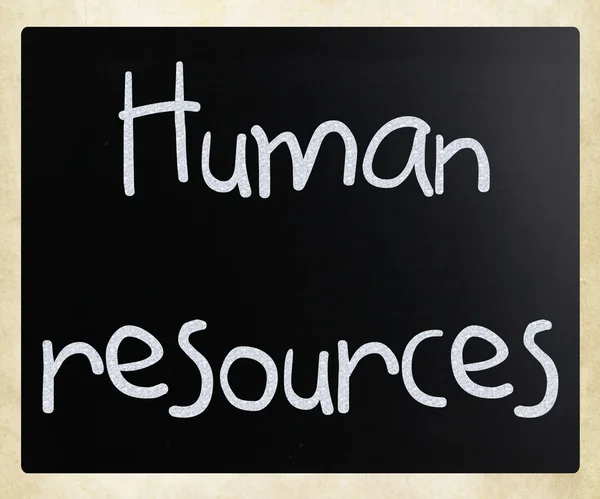 Le mot "ressources humaines" écrit à la main avec de la craie blanche sur une bla — Photo