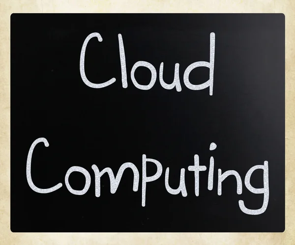 "Cloud Computing "handgeschrieben mit weißer Kreide auf einer Tafel — Stockfoto