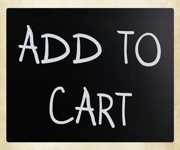"Toevoegen aan winkelwagen "handgeschreven met wit krijt op een Blackboard — Stockfoto