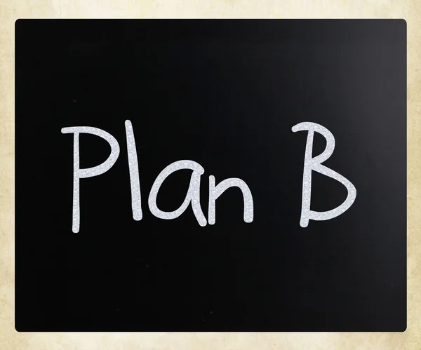 "Plan B" bir tahta üzerinde beyaz tebeşir ile el yazısı — Stok fotoğraf